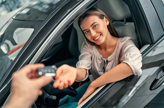 ¿Cómo recoger el carro que alquilé para mi empresa? Descubre lo fácil que es