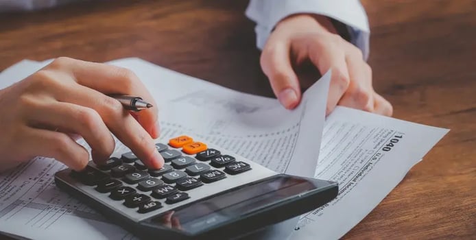 ¿Cómo deducir impuestos con alquiler de vehículos para tu empresa en Colombia?