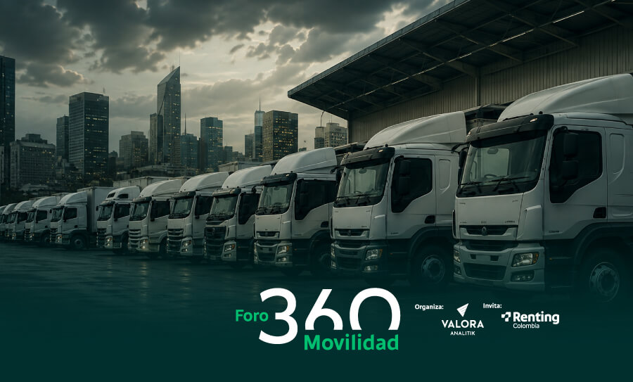 Flota de camiones de carga blancos estacionados frente a una ciudad, ilustrando el evento 'Foro 360 Movilidad' organizado por Valora Analitik con invitación de Renting Colombia