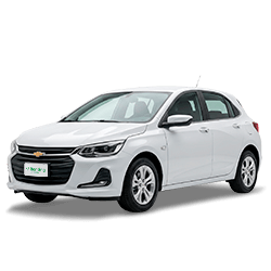 Automóvil compacto blanco, ejemplo de nuestra flota de vehículos livianos disponibles para movilidad ejecutiva